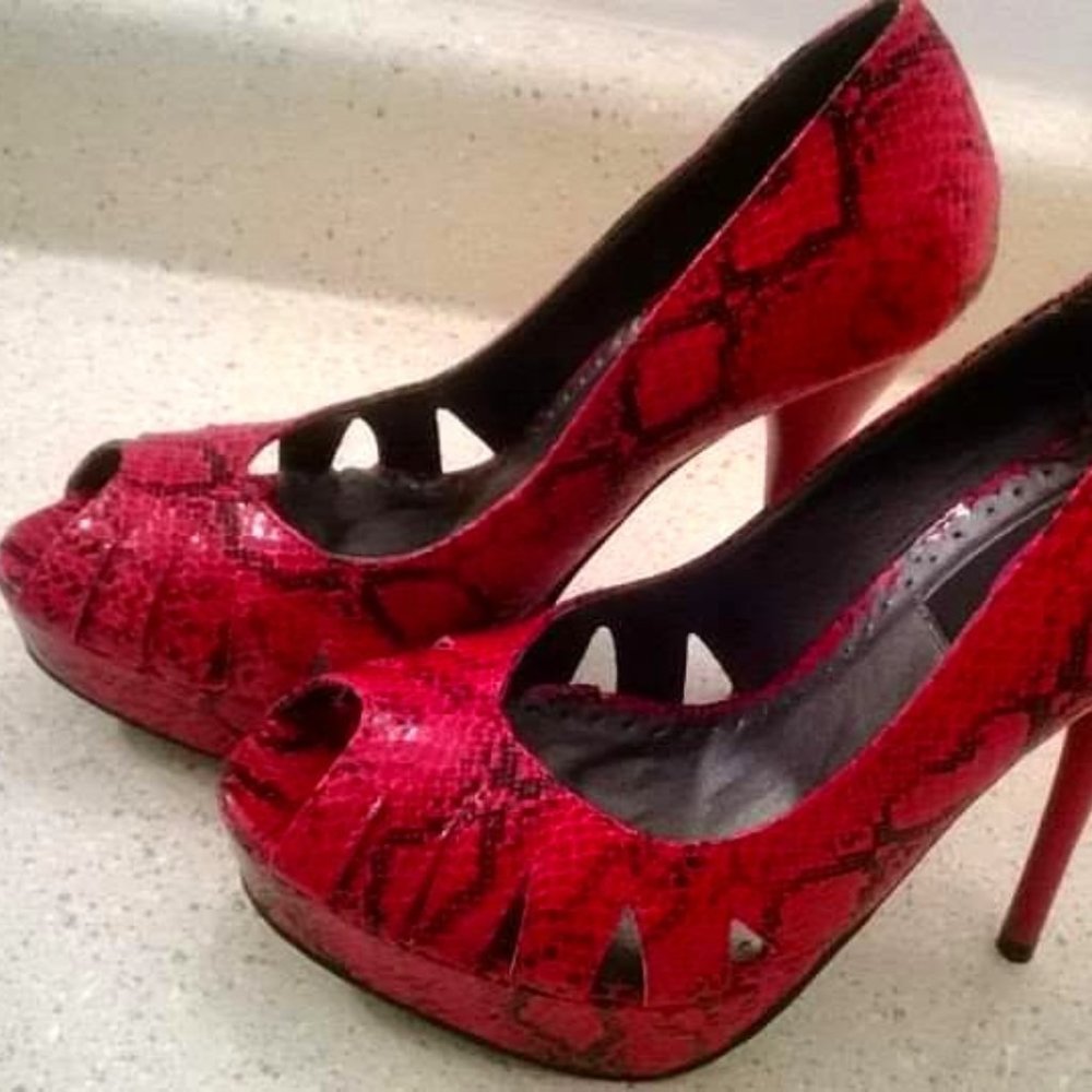 SEXXI Red Leather Snake pattern Heels